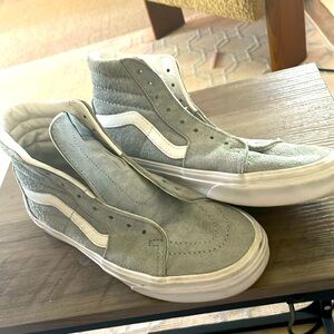 Women’s classic hightop vans